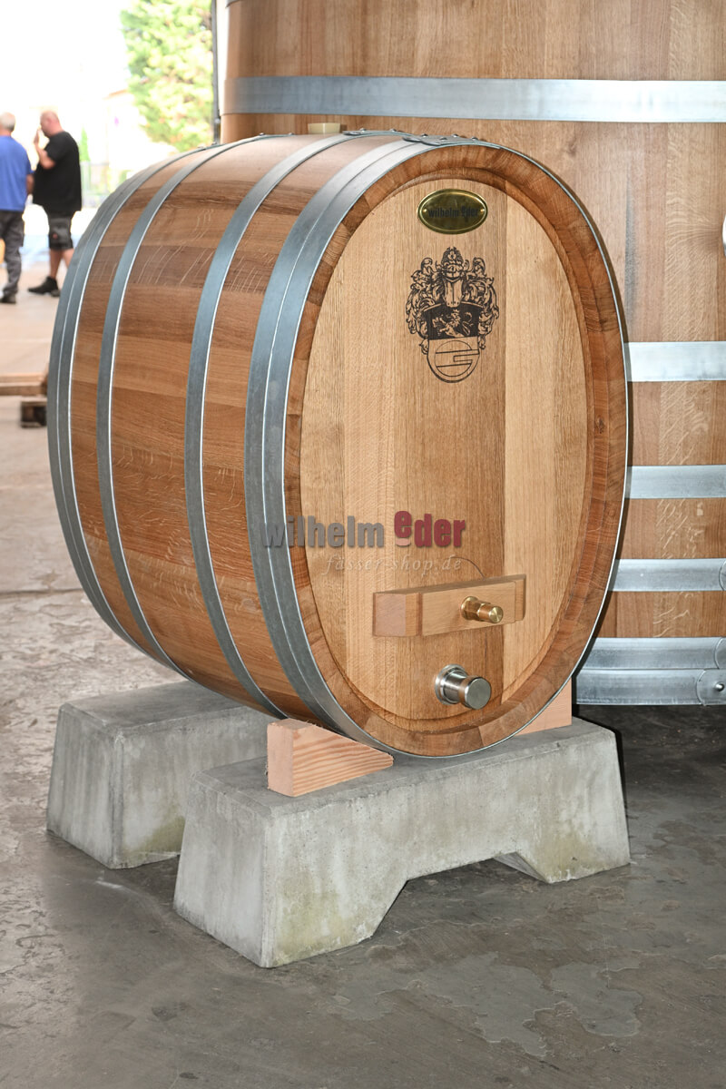 grossfass_oval_300l_holztuer_2