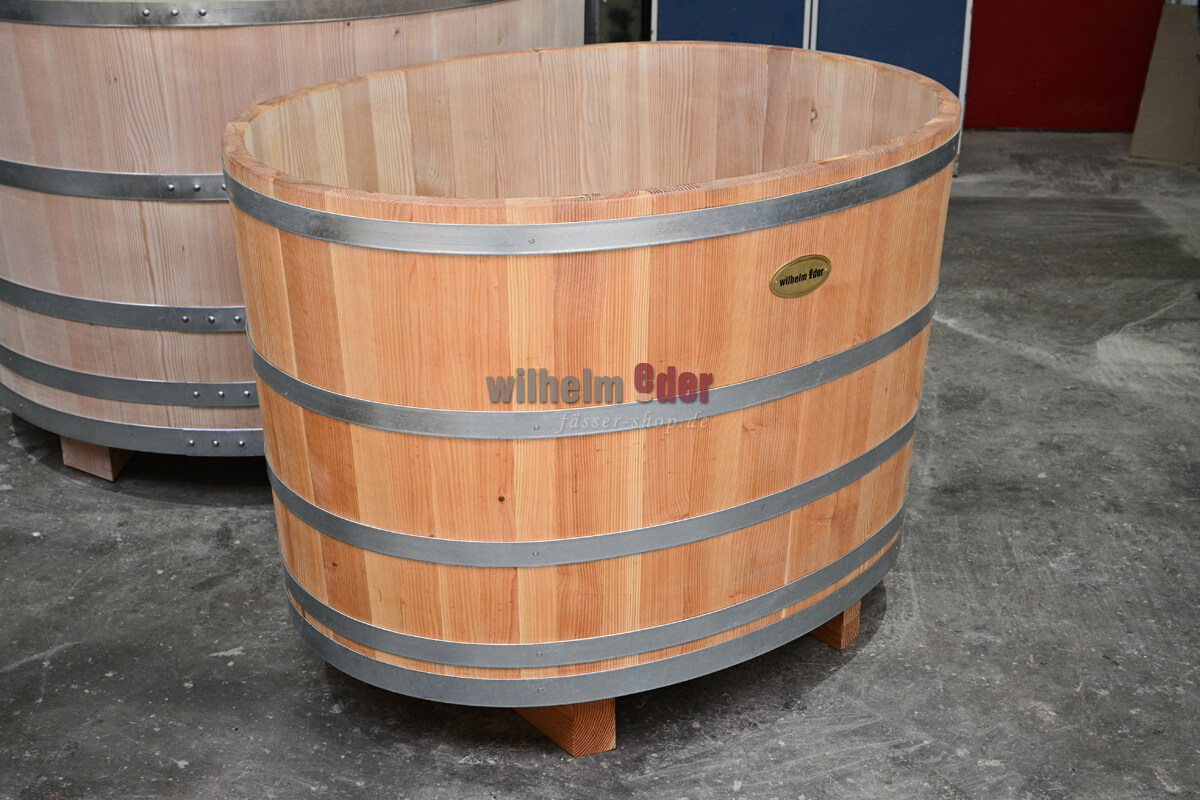 DSC_4064_00007 Bath tub 750 l - 4500 l oval