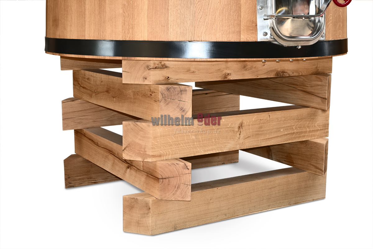 fasslager_gaerstaender_2F7cjh1dO2o9oI Wooden barrel storage for fermentation vat