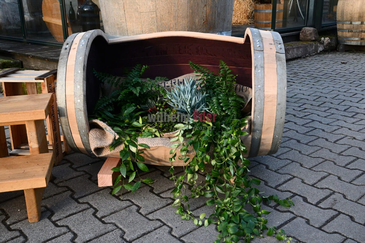 pflanzfass_regalfass_dekofass_1 Decorative Barrel 225 l – The Allrounder