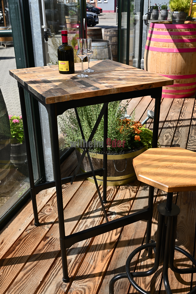 stehtisch_weinfassdauben_2 Bar table with barrel wood covering